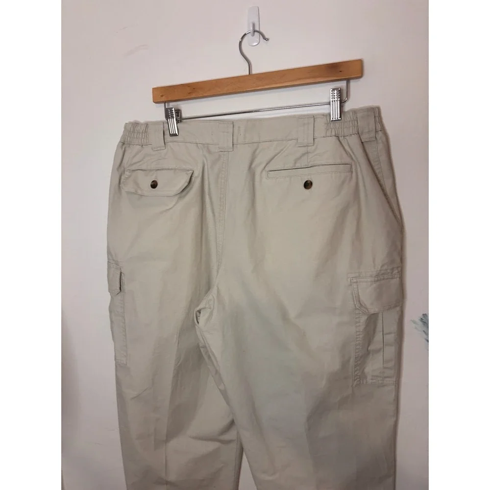 L.L. Bean Mens Khaki Cargo Pants Comfort Waist Size 38 Relaxed Fit Cotton